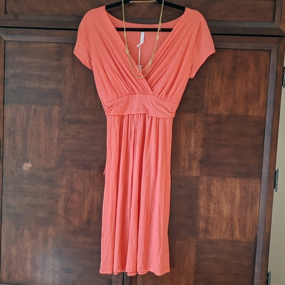 Short sleeve maternity dress